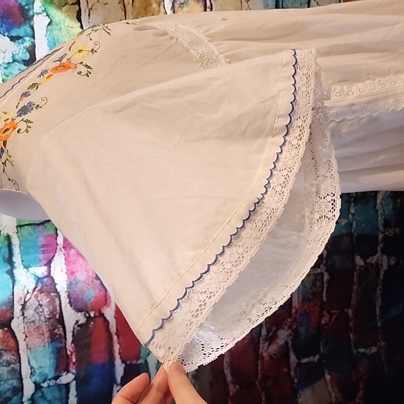 Vintage Floral Embroidery Prairie Dress with Lace AS IS - Picture 8 of 15